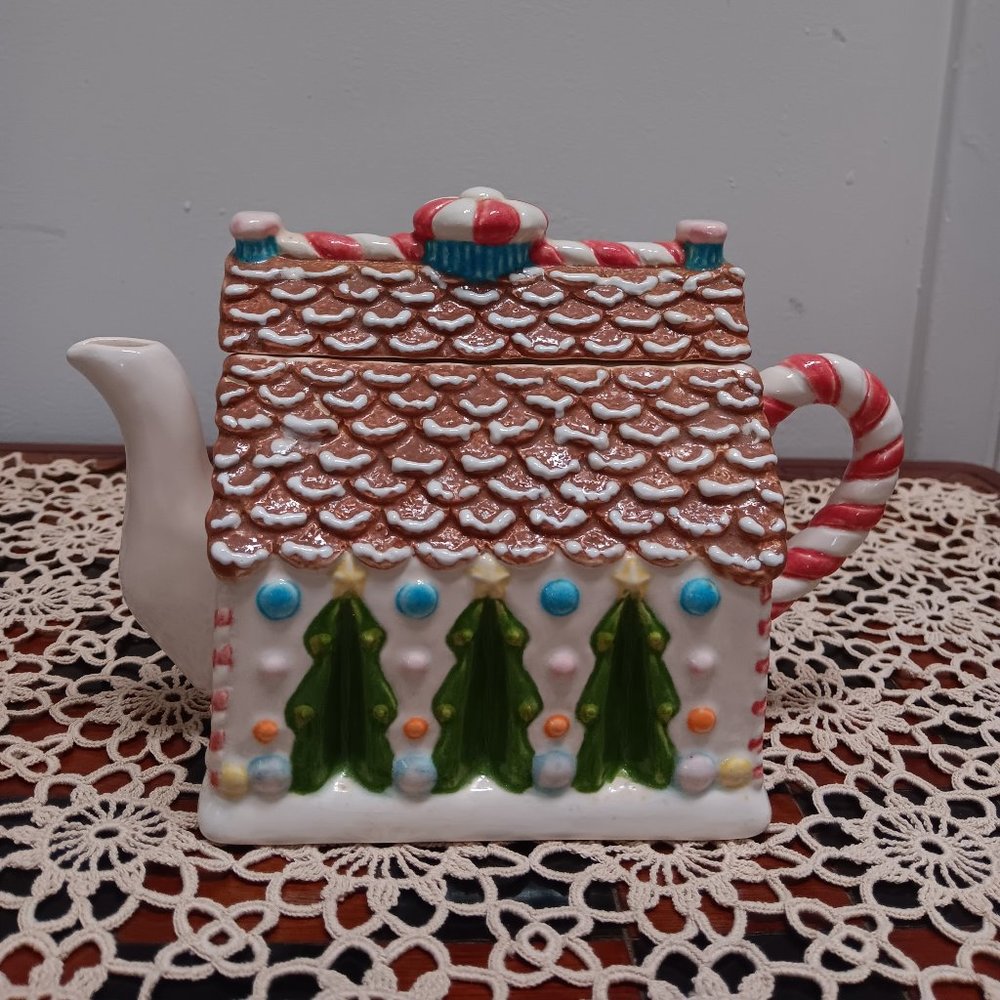 Vintage TEA POT Gingerbread House Tea Pot Christmas trees